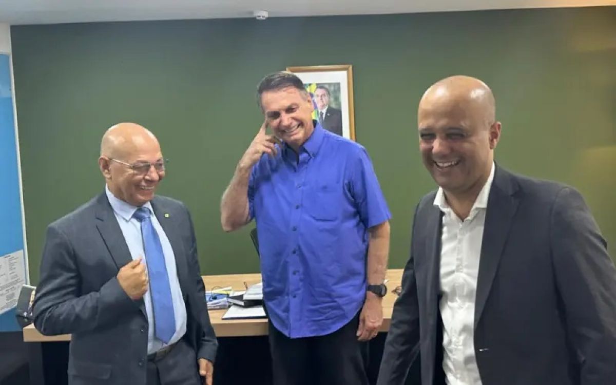 PL de Goiás: silêncio sobre Professor Alcides contrasta com nota de repúdio a Vitor Hugo